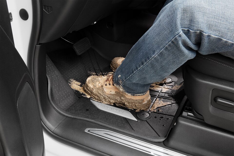 acce-02-nueva-chevrolet-silverado-2019-suv-05