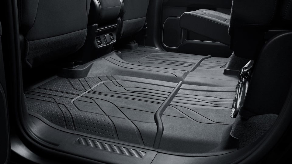 Los cubrepisos traseros protegen tu camioneta Chevrolet Silverado
