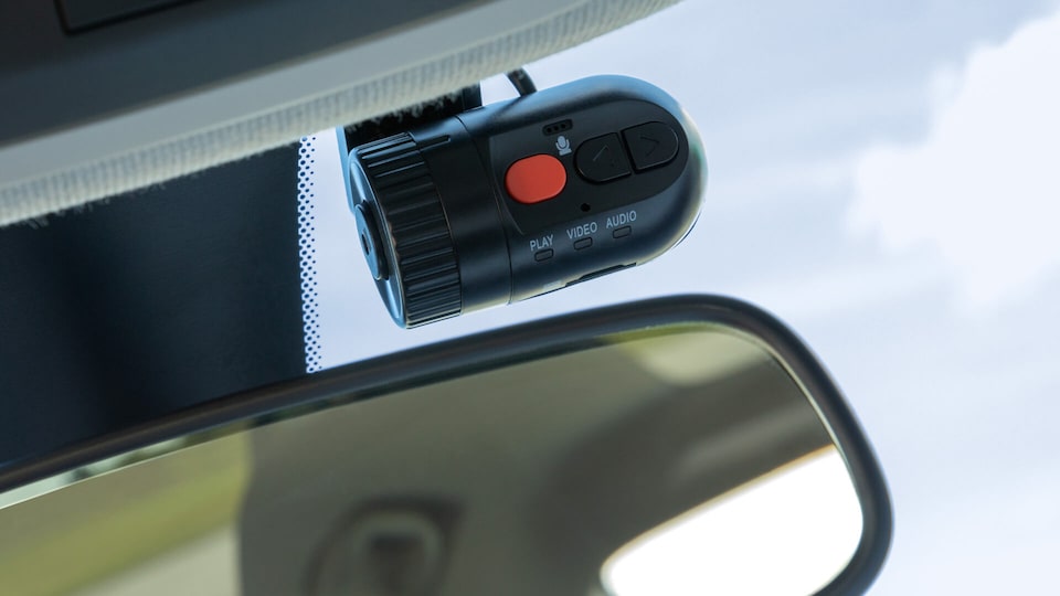 Graba todo a bordo de tu camioneta Chevrolet Silverado con la cámara DVR