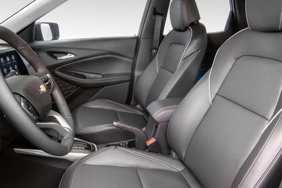 Detalle de los asientos delanteros de la pick up Chevrolet Montana