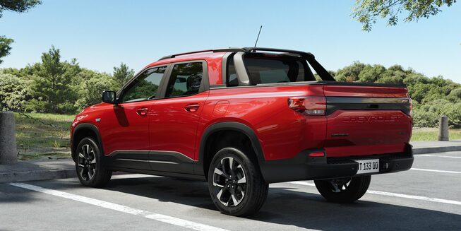 Vista posterior lateral de la pick up Chevrolet Montana