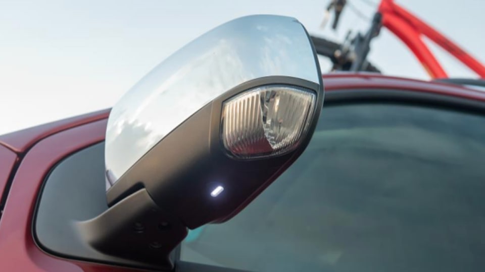 Accesorio Chevrolet Colorado - Luces de bienvenida espejo retrovisor