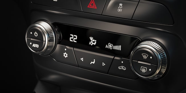 Detalle de los controles de la nueva pick-up Chevrolet Montana
