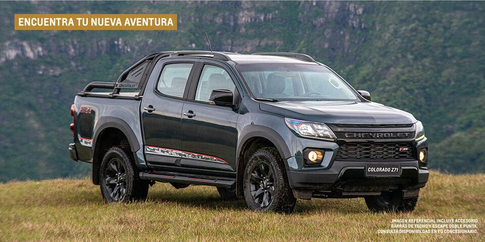 Vista frente lateral Chevrolet Colorado Z71 negra
