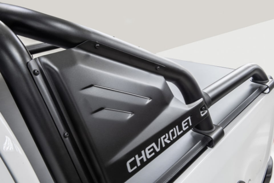 La barra antivuelco extendida Off Road Z71 aporta fortaleza y estilo a tu Chevrolet Colorado