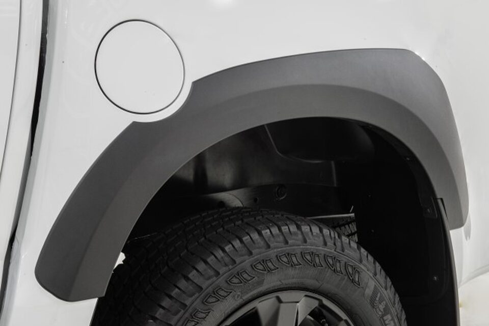 Dele a su Chevrolet Colorado Z71 un aspecto todo terreno con las molduras guardafango traseras