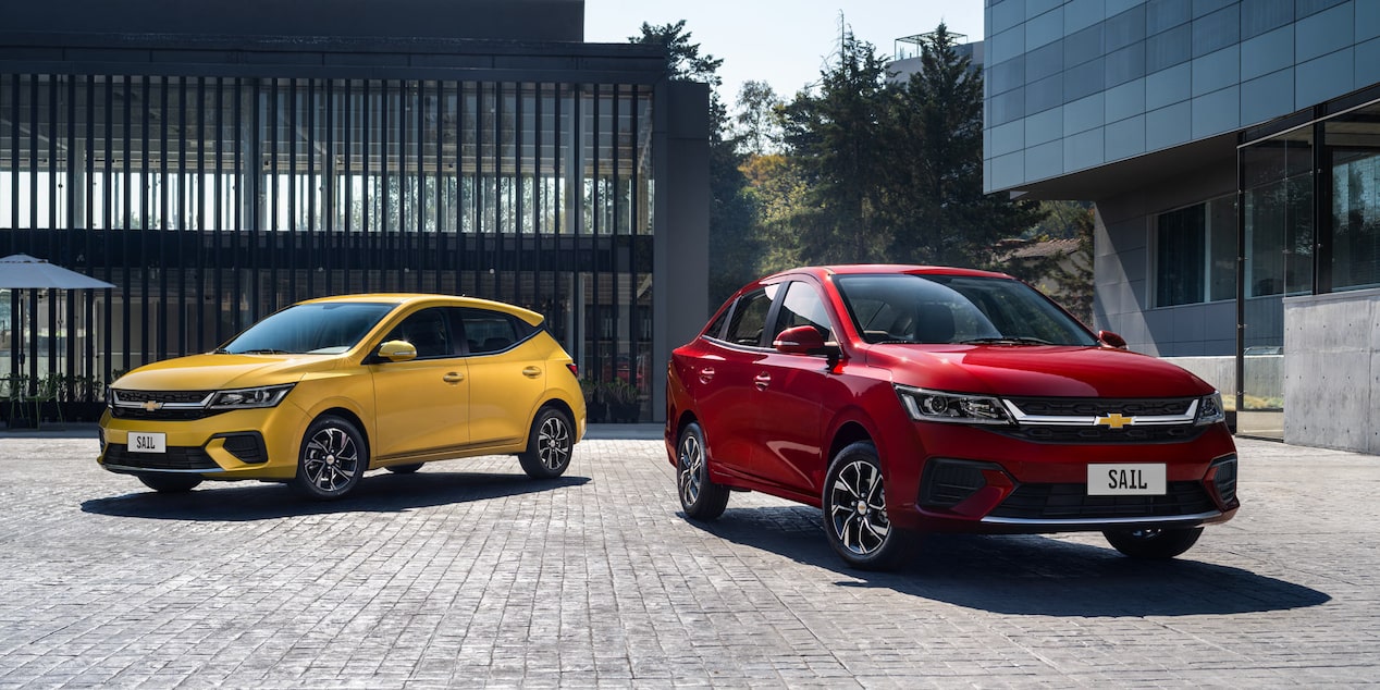 Fotos exteriores de Chevrolet Sail Sedán Rojo y Chevrolet Sail Hatchback Amarillo