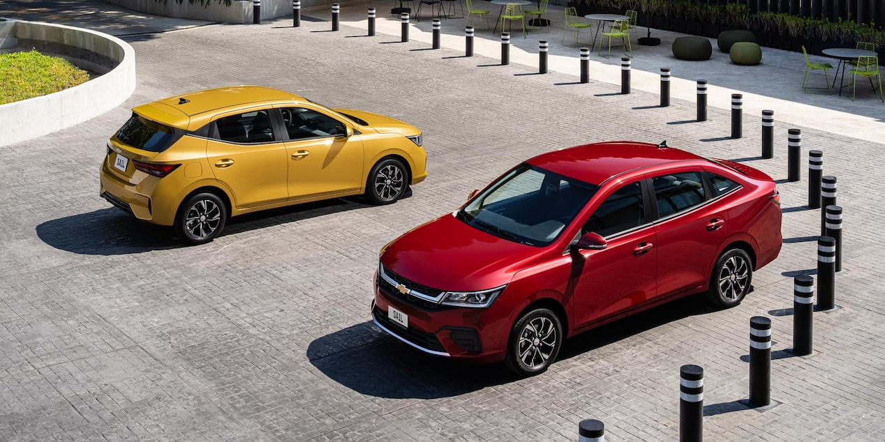 Fotos exteriores de Chevrolet Sail Sedán Rojo y Chevrolet Sail Hatchback Amarillo