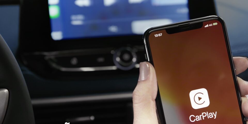 Chevrolet-Nueva-Tracker-Carplay