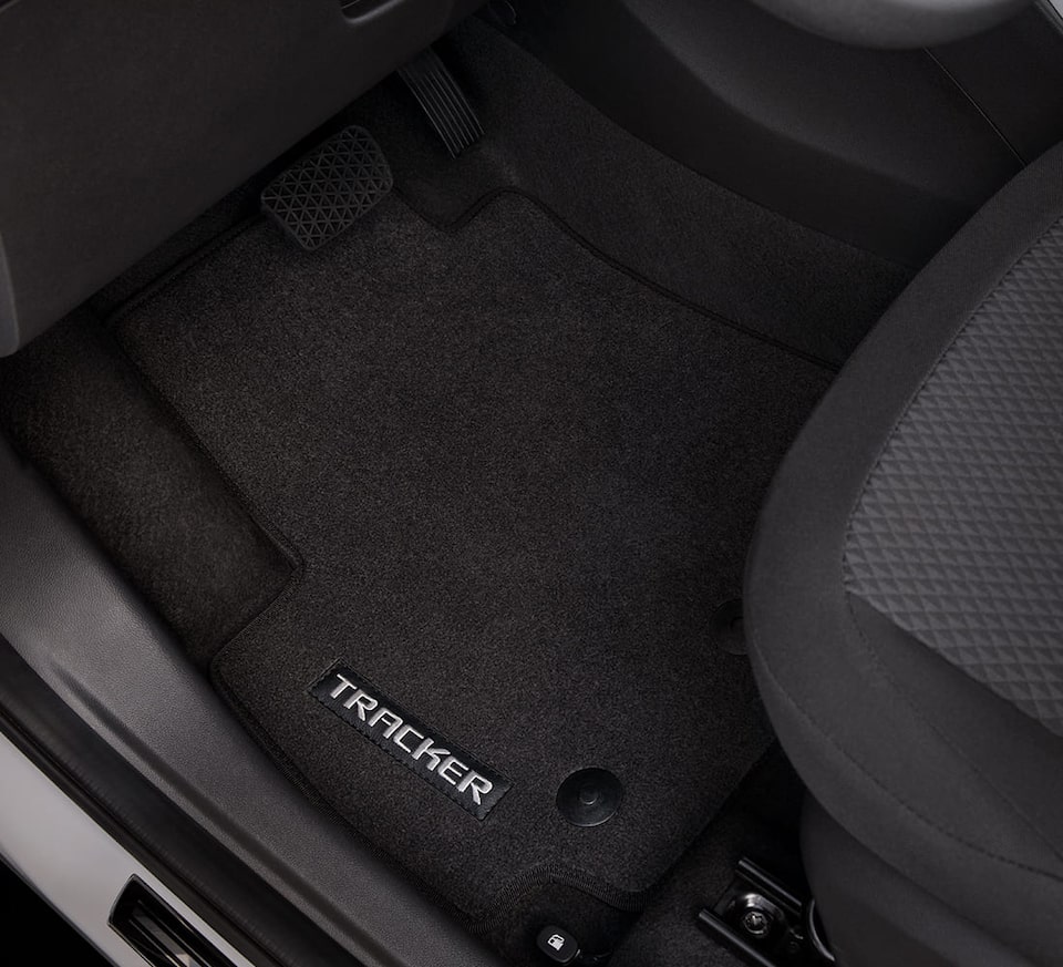 Chevrolet Tracker Accesorios - Cubrepso con tu Camioneta SUV