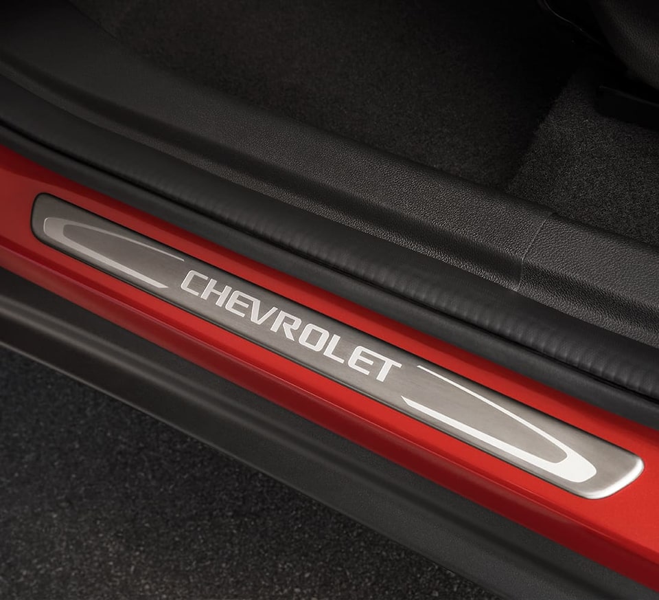 Chevrolet Tracker Accesorios - protector umbral con tu Camioneta SUV