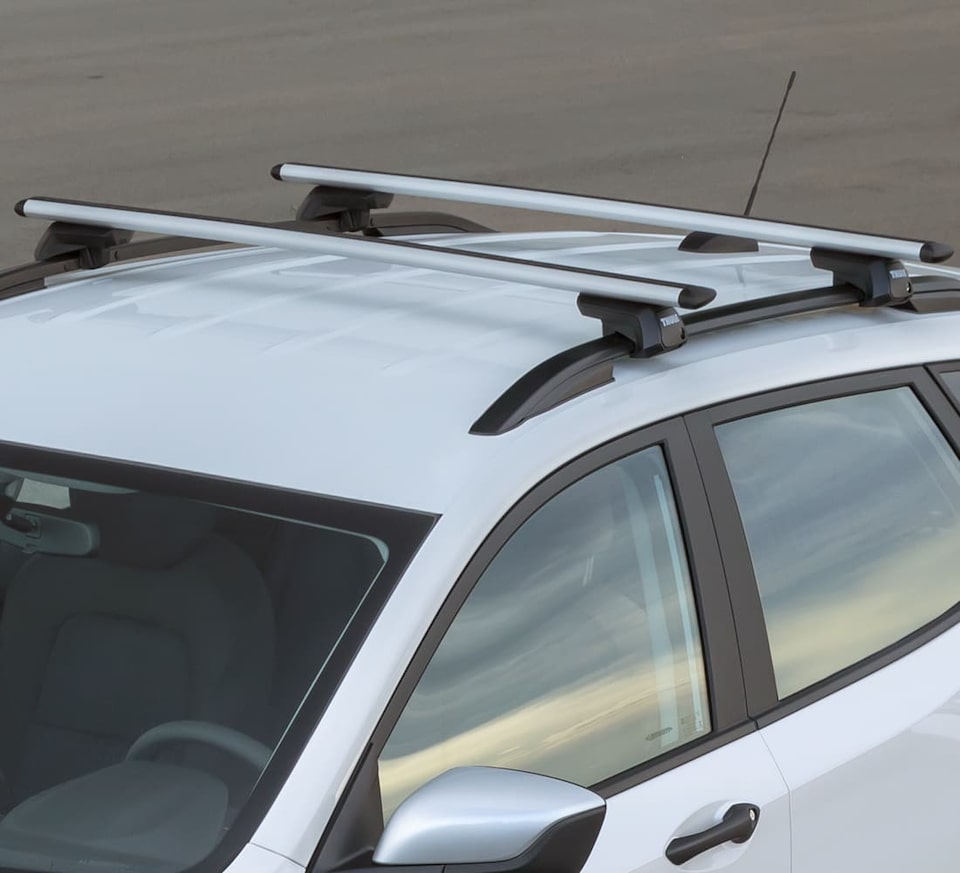 Chevrolet Tracker Accesorios - Barras de Techo con tu Camioneta SUV