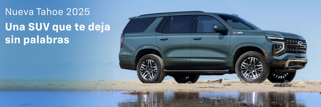 Chevrolet Tahoe 2025 SUV de lujo sobre la arena, diseño imponente y moderno