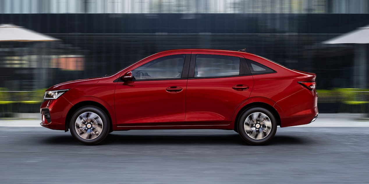 Vista lateral del Chevrolet Sail Sedán.