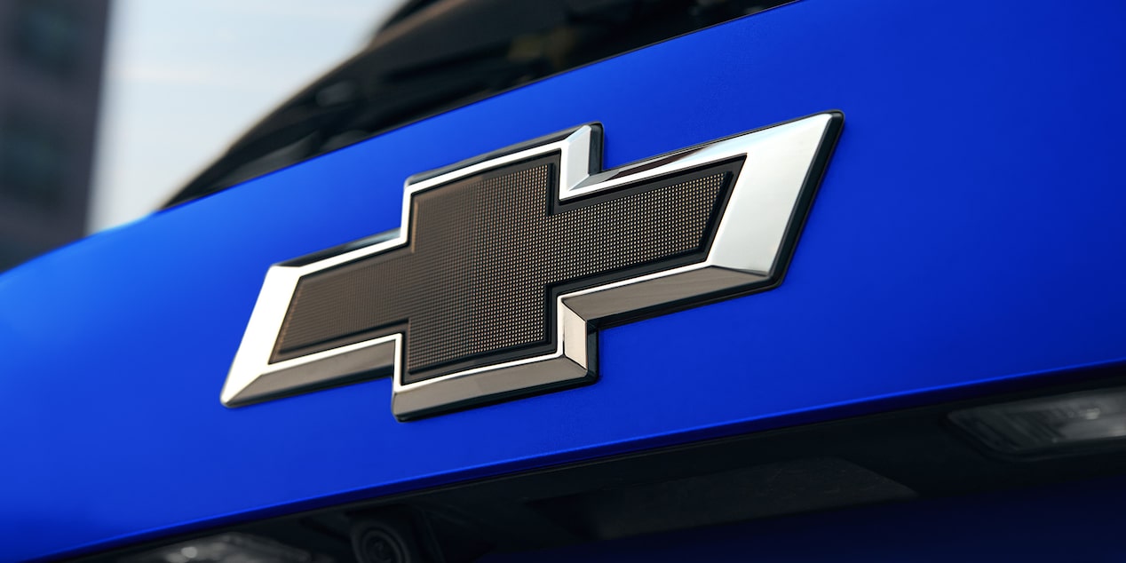 Vista en detalle del emblema de Chevrolet de la Groove.