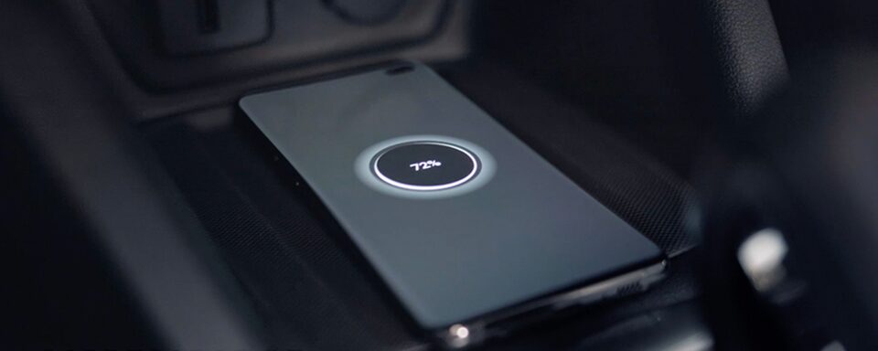 Chevrolet Perú - Tracker Cargador Inalámbrico