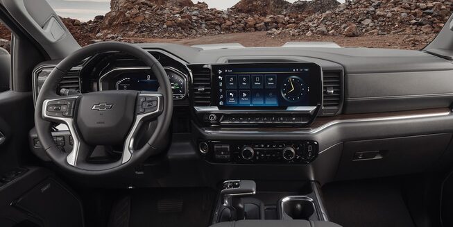 Chevrolet Perú - La Nueva Silverado Trail Boss Z71 lo tiene todo para un día de aventuras
