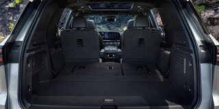 Asientos con acabado Jet Black e Bege Medium Dark Cocoa